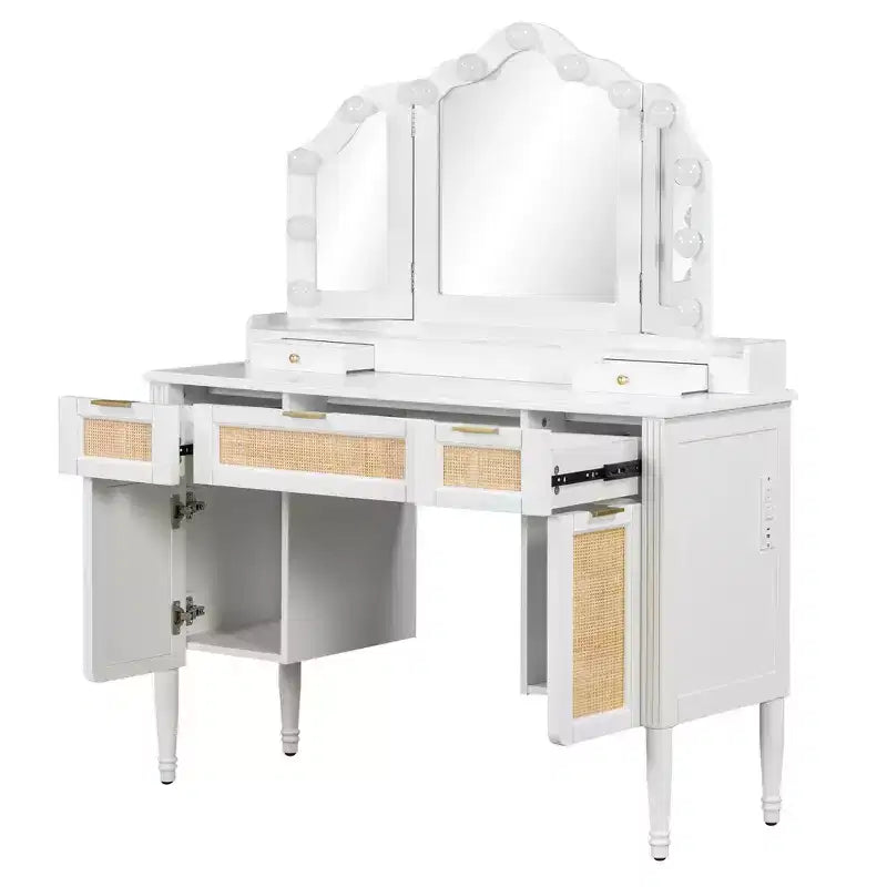 Tocador de maquillaje de madera Lillian Boho moderno con espejo triple, 13 bombillas, 5 cajones y estación de carga