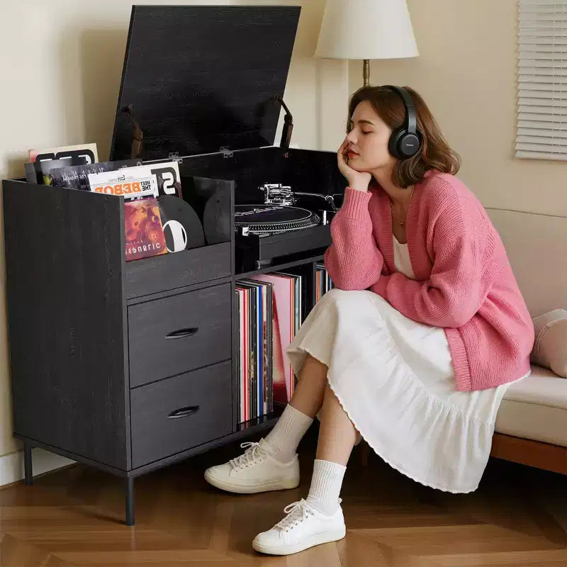 35 Soporte para tocadiscos ecológico con tapa abatible, consola multimedia de MDF+metal negro con regleta de 2 tomas y almacenamiento a prueba de polvo