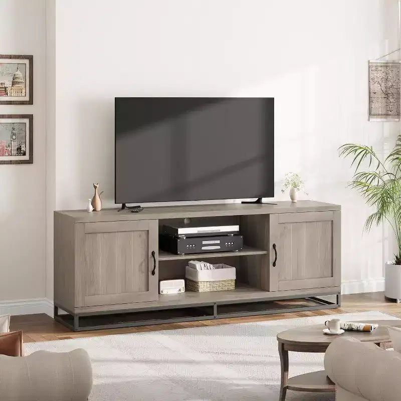 Mueble de TV estilo rústico para sala de estar, estantes ajustables de 2 niveles, base de metal, consola multimedia para TV de 75 pulgadas, gris