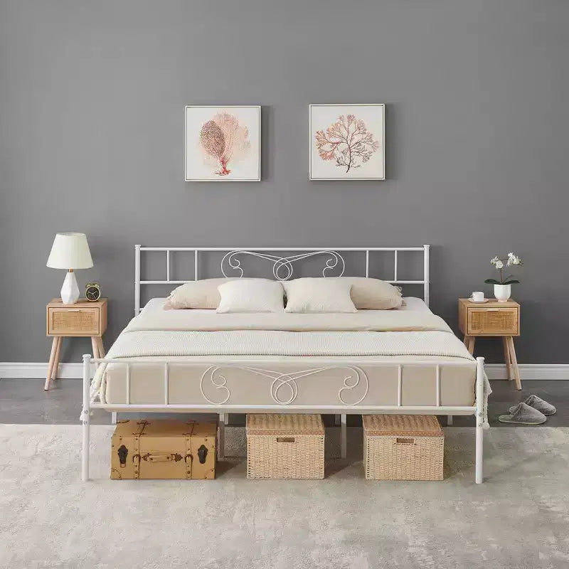 Base de cama King Size de metal con cabecero y piecero, soporte de láminas de acero, base de colchón, no necesita somier, blanco