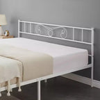 Base de cama King Size de metal con cabecero y piecero, soporte de láminas de acero, base de colchón, no necesita somier, blanco